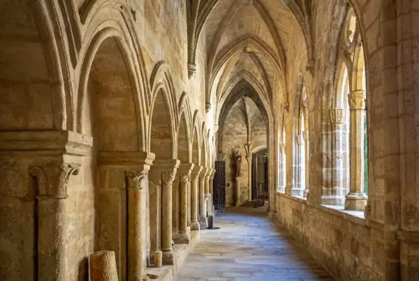Moyen-Âge, thématique éditoriale Oracom