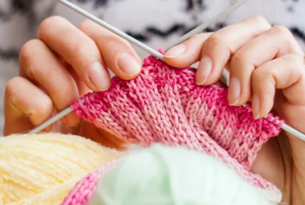 Tricot, thématique éditoriale Oracom